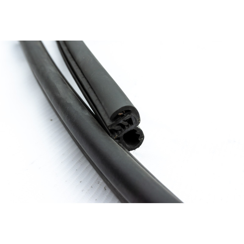 Uszczelka drzwi prawa lewa tył BMW E90 51727247260 Uszczelka drzwi prawa lewa tył BMW E90 51727247260
