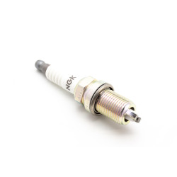 Świeca zapłonowa BMW E32 E34 E36 E38 E39 Z3  12129064619