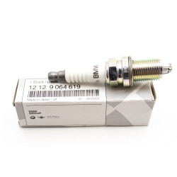 Świeca zapłonowa BMW E32 E34 E36 E38 E39 Z3  12129064619