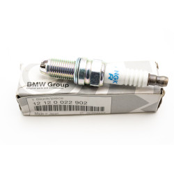Świeca zapłonowa BMW E46 E85 E86 Z3  12120022902