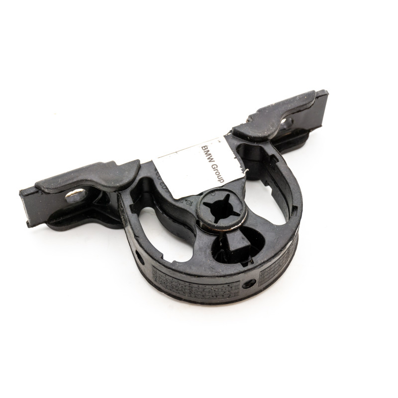 Rubber mount bracket for BWM E53 E65 E66 silencer