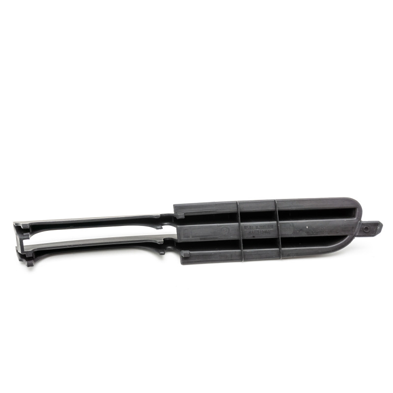 Kratka zderzaka częściowo otwarta prawa BMW E46 51118209926 Kratka zderzaka częściowo otwarta prawa BMW E46 51118209926