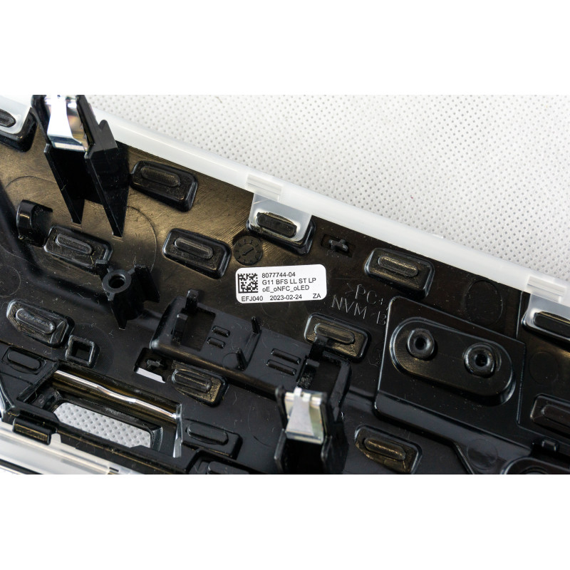 Decorative cover strip for right-hand side piano black BMW G11 G12