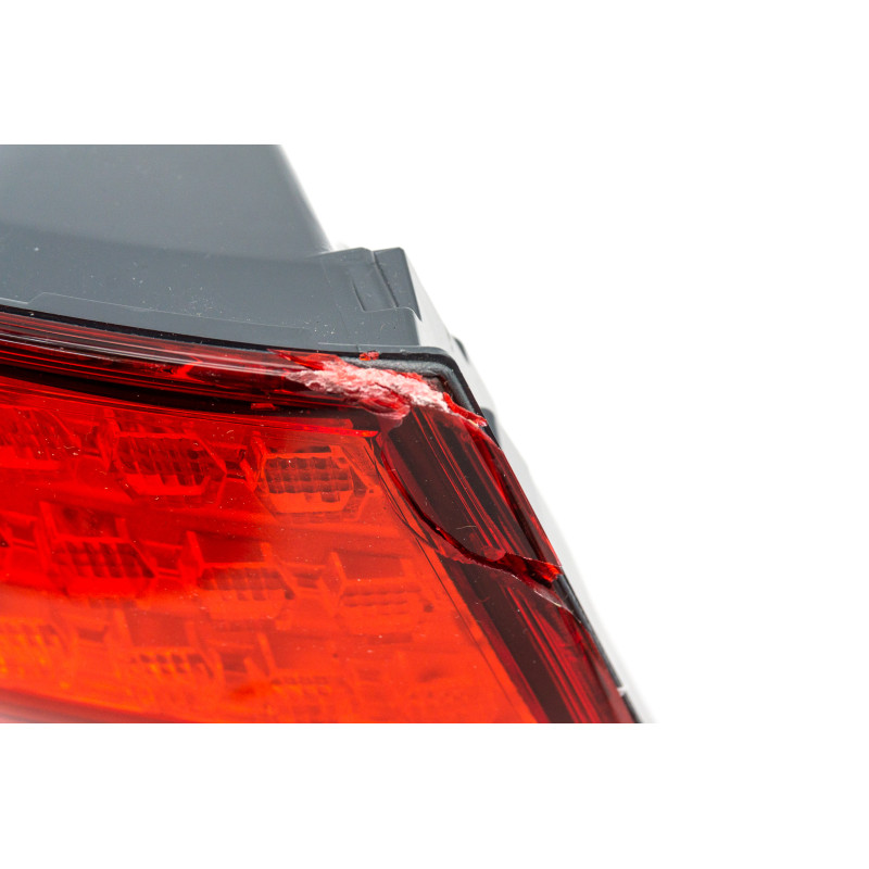 Lampa tylna lewa w błotniku BMW F10  63217203229