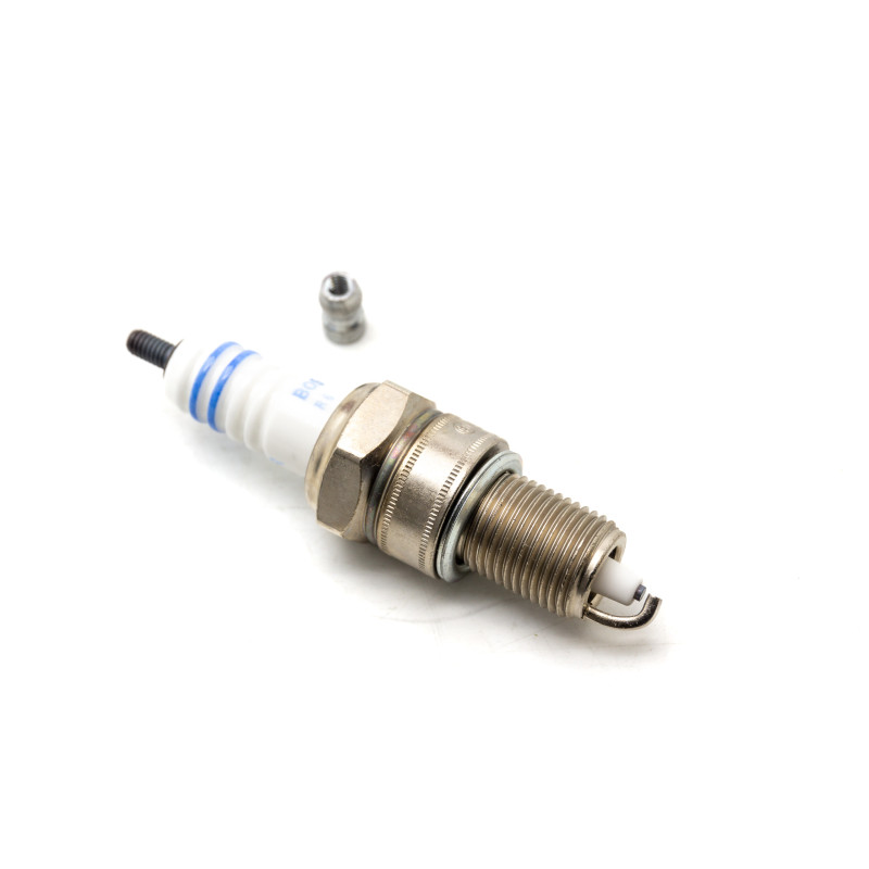 Spark plug BMW E23 E24 E28 E30 Spark plug BMW E23 E24 E28 E30