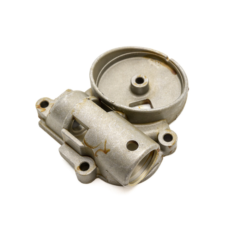Pokrywa pompy oleju BMW E28 E30 E34 24d 24td  11411275095