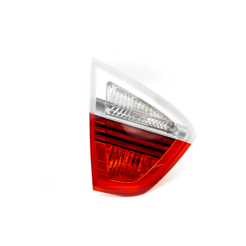 Lamp on the left boot lid BMW E90