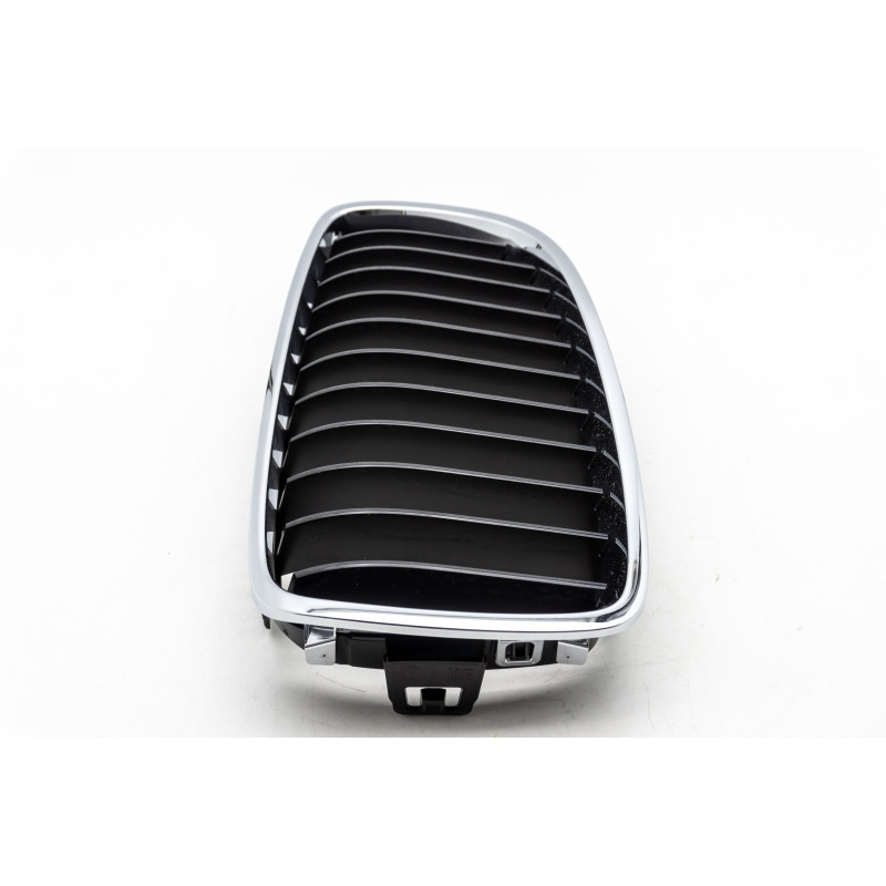 Kratka ozdobna nerka lewa BMW F32 F33 F36 51137294813 Kratka ozdobna nerka lewa BMW F32 F33 F36 51137294813