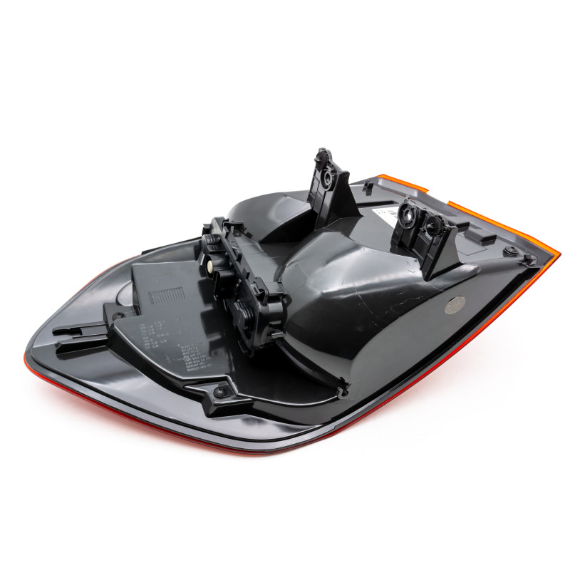 Lampa tylna w błotniku prawa BMW F45  63217461474