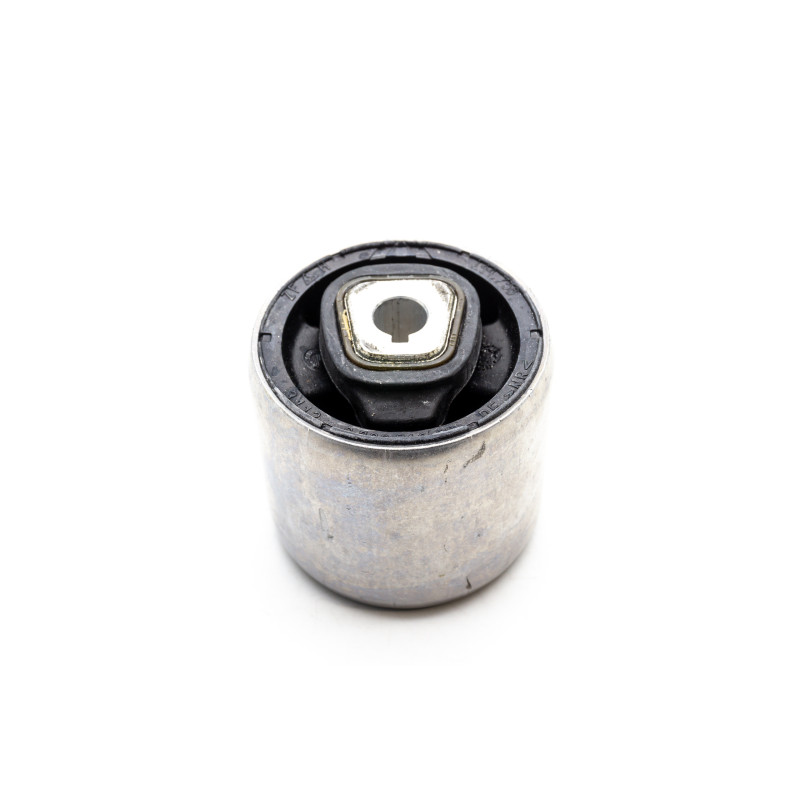 Front control arm bushing BMW E84 E90 E91 E92 xDrive