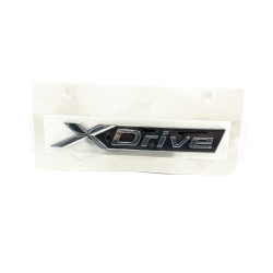 BMW G70 xDrive emblem