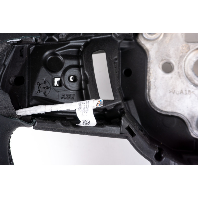 Sportlenkrad aus Leder f&uuml;r BMW i5 G60 G61 i7 G70