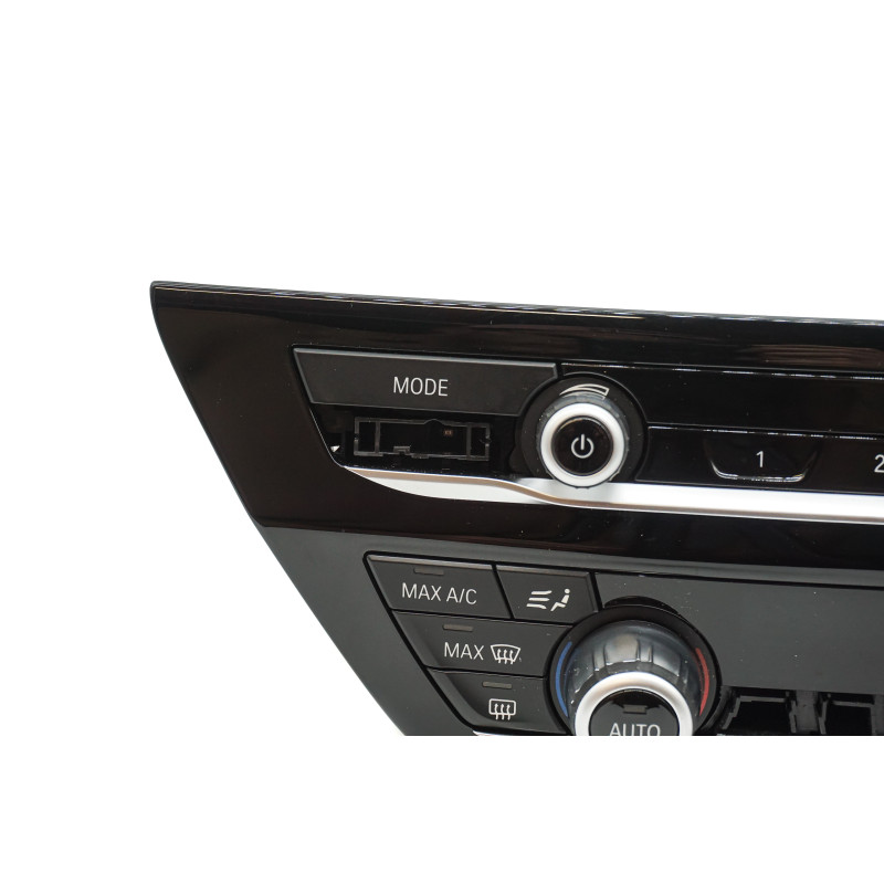 BMW G30 radio and air conditioning control panel BMW G30 radio and air conditioning control panel