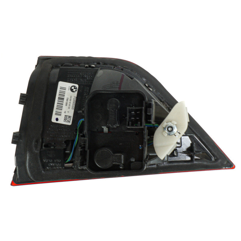 Lampa tylna w pokrywie bagażnika lewa BMW F26 Lampa tylna w pokrywie bagażnika lewa BMW F26