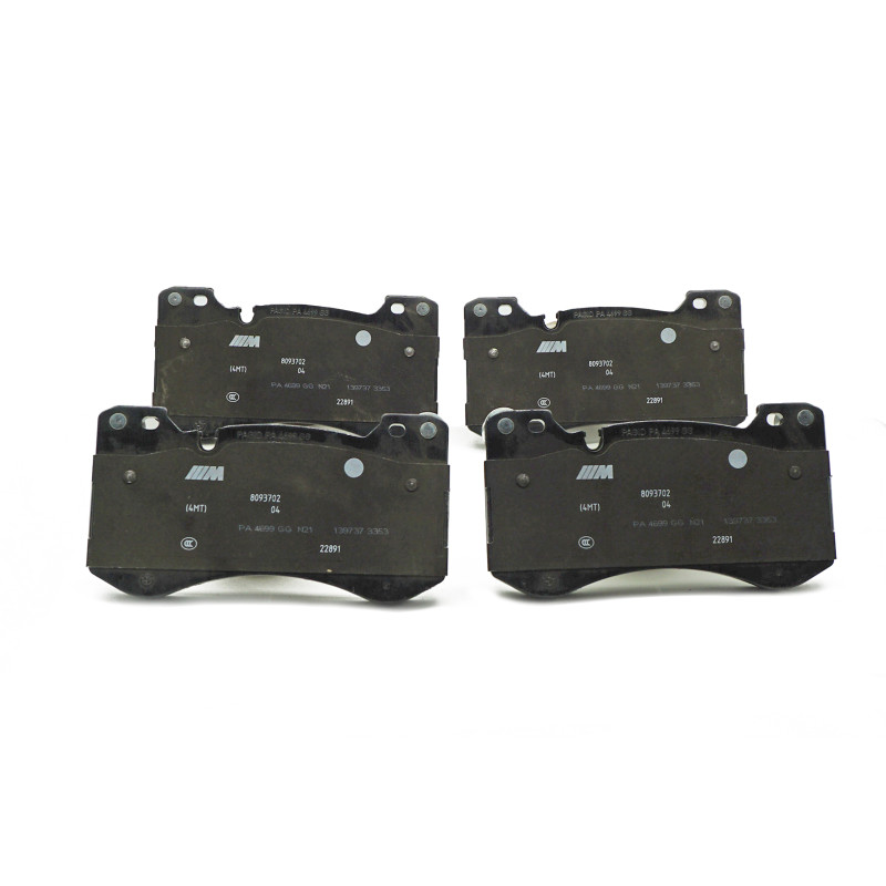 Asbestos-free brake pads for the BMW G80