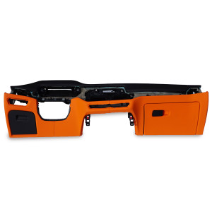 Deska rozdzielcza konsola sk&oacute;ra HUD Orange Black BMW G20 G22 G26 G82 G83