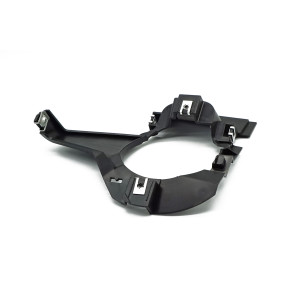 Mounting the right-hand fog light on a BMW E82 or E88