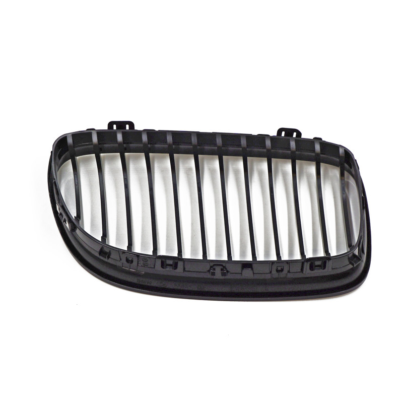 Kratka atrapa ozdobna czarna lewa BMW E90 E91