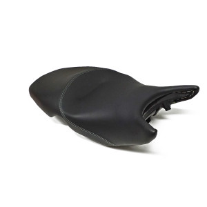 Comfortable high-back black seat for the BMW F800
