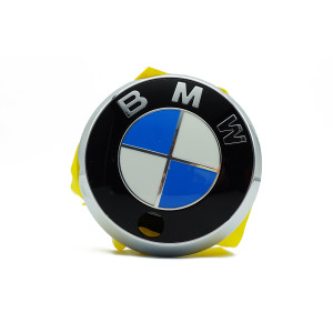 Emblemat logo BMW tylna klapa G22 G26 G82 G83