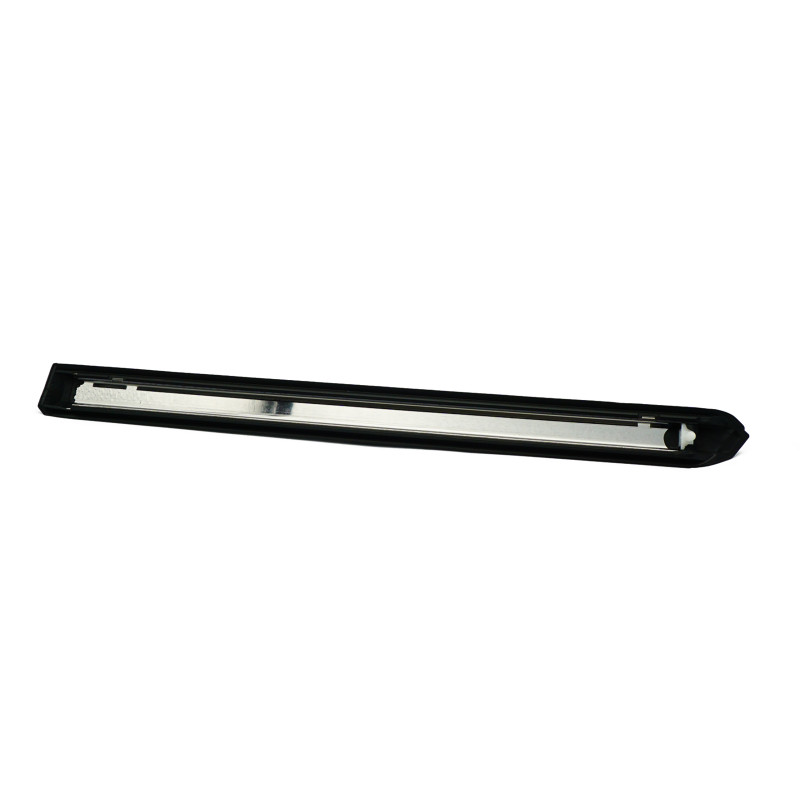 Listwa błotnika tylnego prawego BMW E30 Listwa błotnika tylnego prawego BMW E30