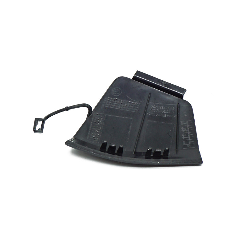 Klapka ucha holowniczego tylna BMW F26