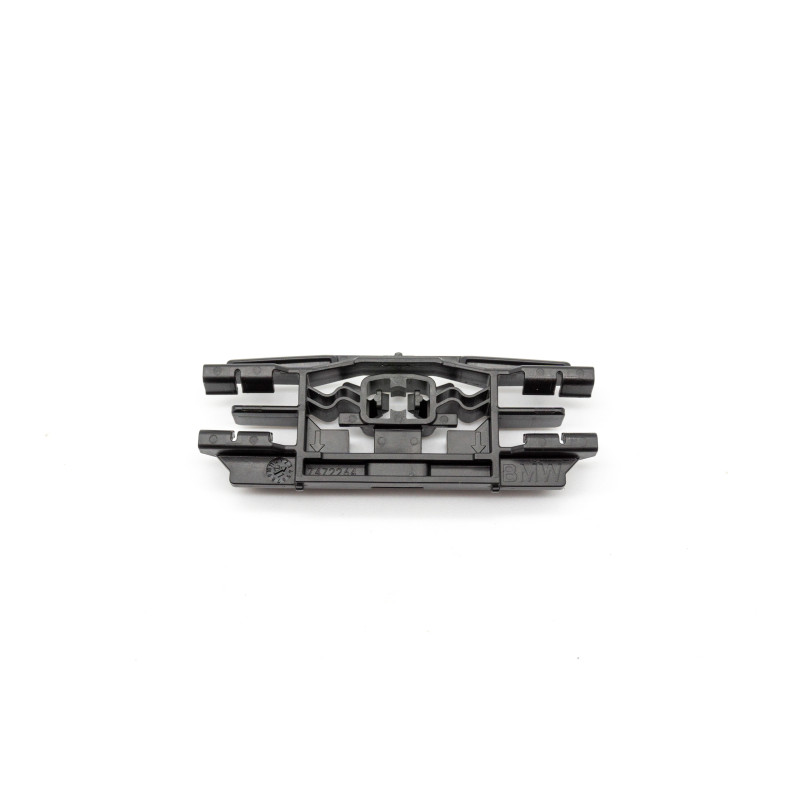 Zaczep BMW F90 G11 G12 G30 51137472264 Zaczep BMW F90 G11 G12 G30 51137472264
