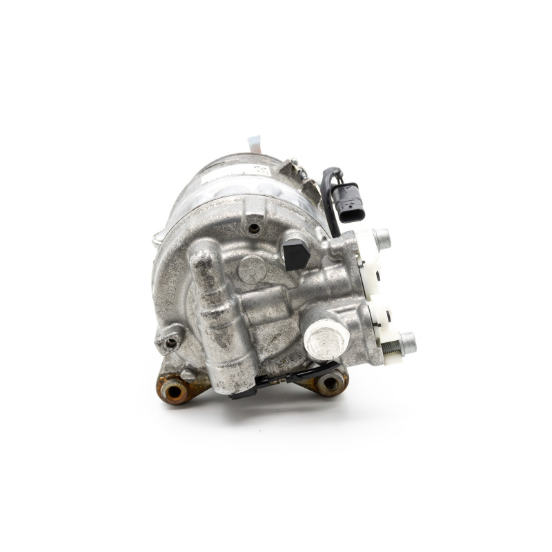 Sprężarka kompresor klimatyzacji BMW G30 G31 7945863 Sprężarka kompresor klimatyzacji BMW G30 G31 7945863